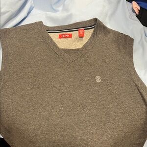 Izod Men's V-Neck Brown Sweater Vest